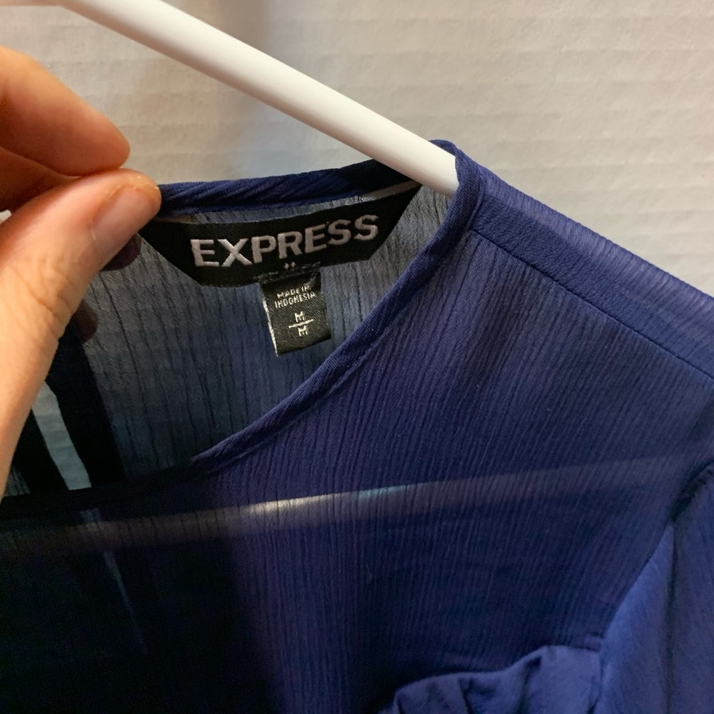 Express Ruffle Top - Picture 4 of 4